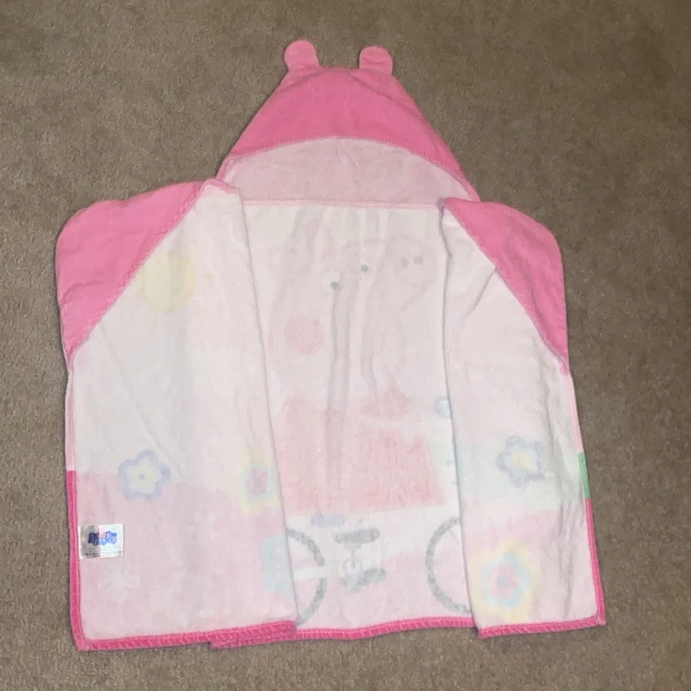 Peppa 🐽 Pig Hooded Towel Wrap